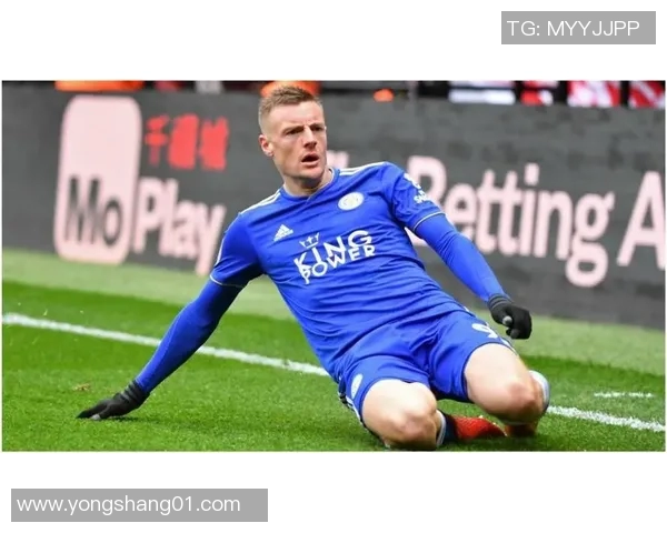 足球球星背后的故事与传奇：他们如何成就伟大与改变世界的游戏规则